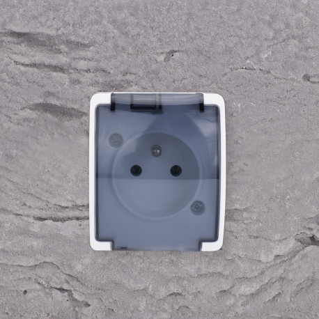 Koala gniazdo pojededyńcze P+Z natynkowe białe z klapką 161-51