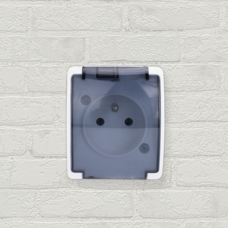 Koala gniazdo pojededyńcze P+Z natynkowe białe z klapką 161-51